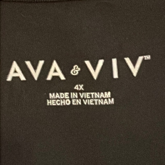 Ava & Viv Rouched Long Sleeve Knit V Neck 4X (28W/30W) - Picture 4 of 8